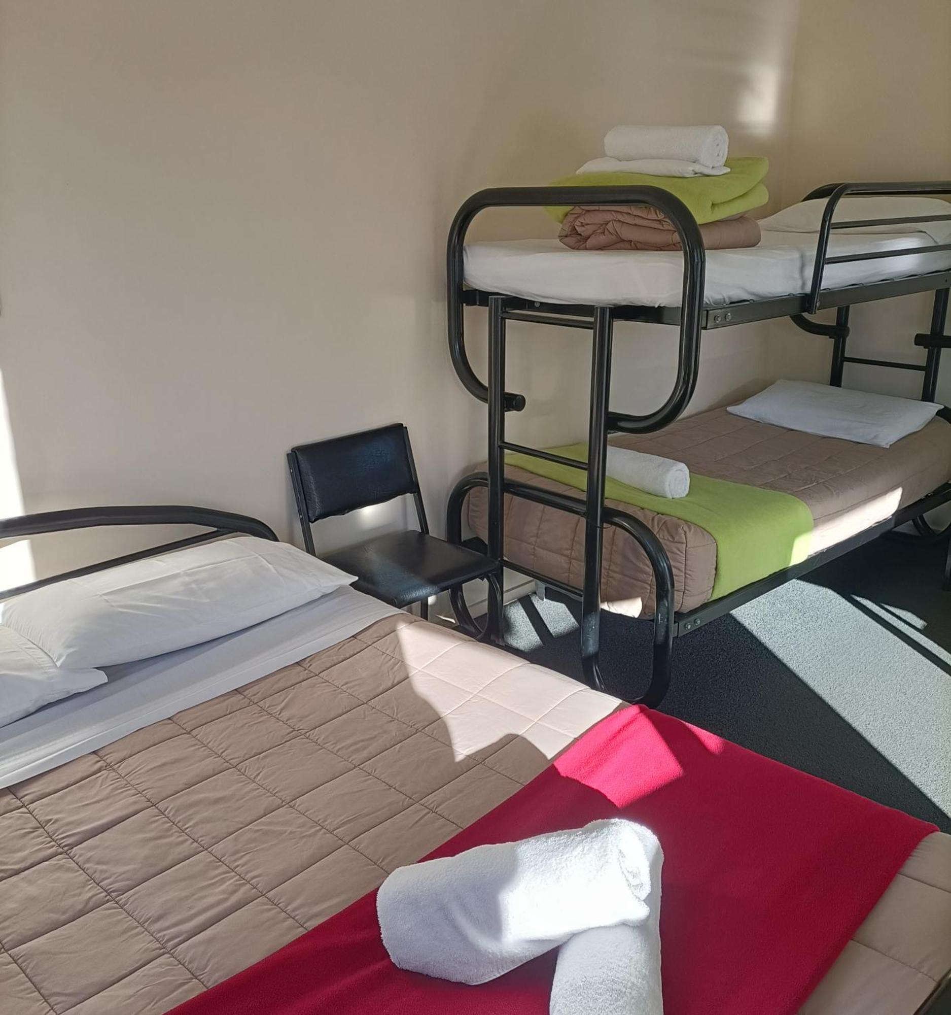 Geraldine Top 10 Holiday Park Bagian luar foto