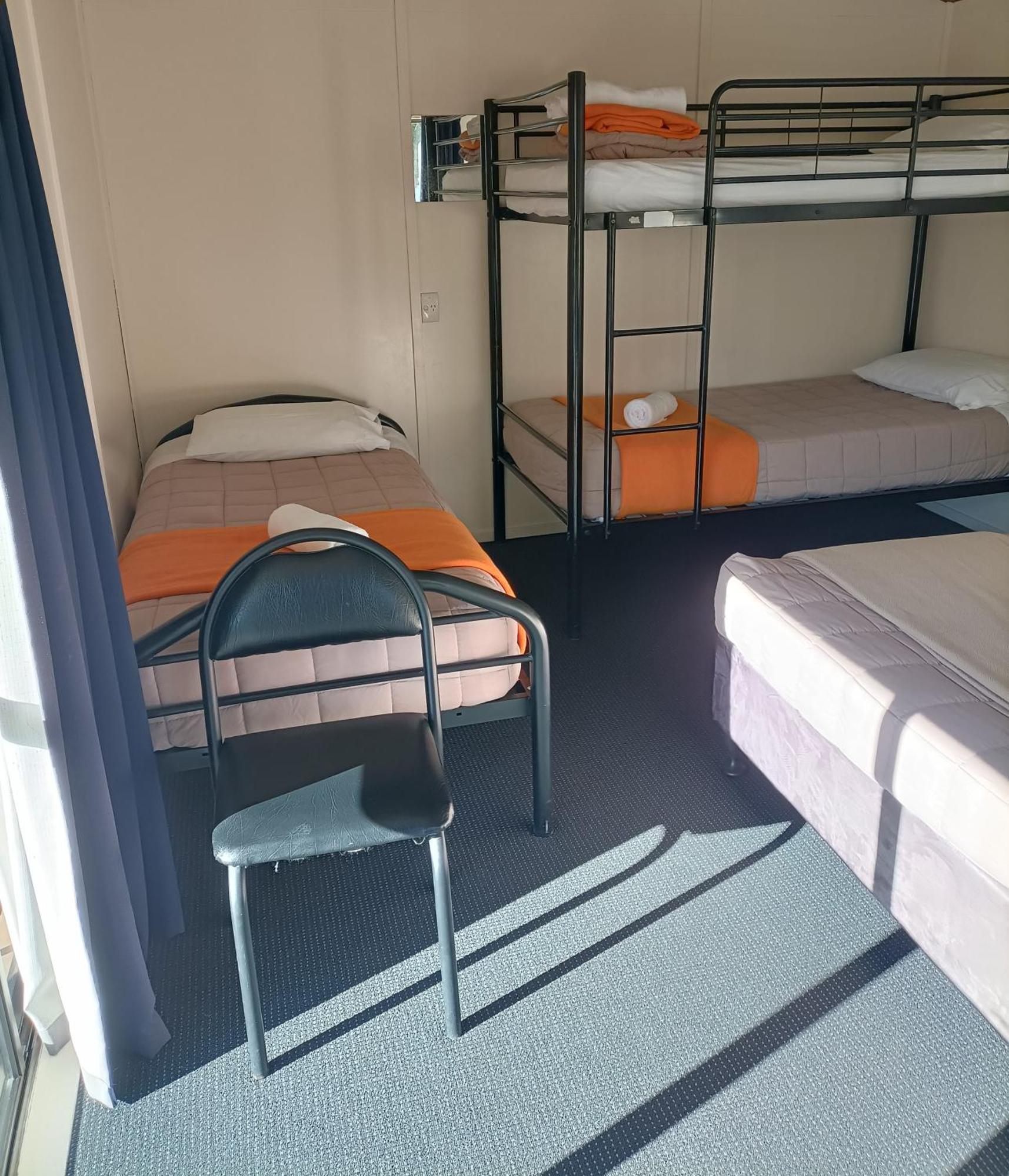 Geraldine Top 10 Holiday Park Bagian luar foto
