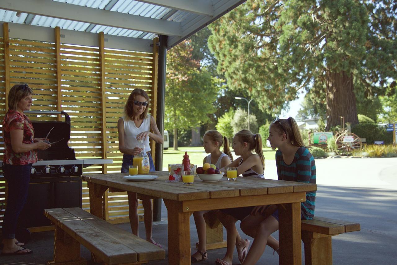 Geraldine Top 10 Holiday Park Bagian luar foto