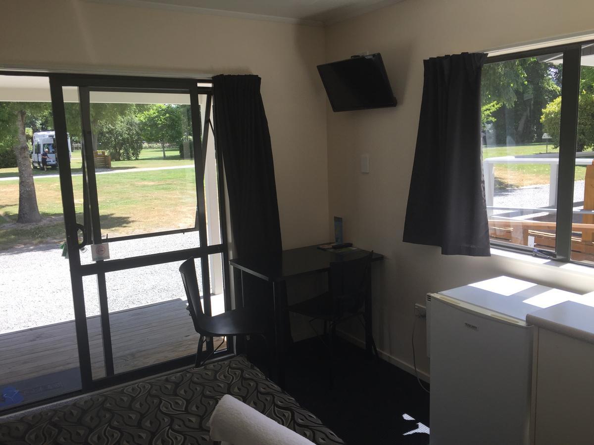 Geraldine Top 10 Holiday Park Bagian luar foto